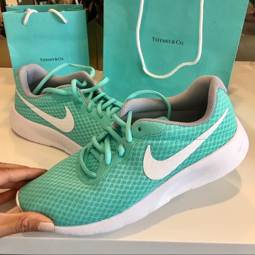 Tiffany Blue Nike Tanjuns (Rosche)